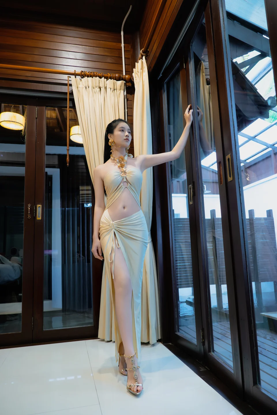 年年 - 海边维纳斯 [80P-549MB] tg@simisebaisi 【丝足阁】005.webp